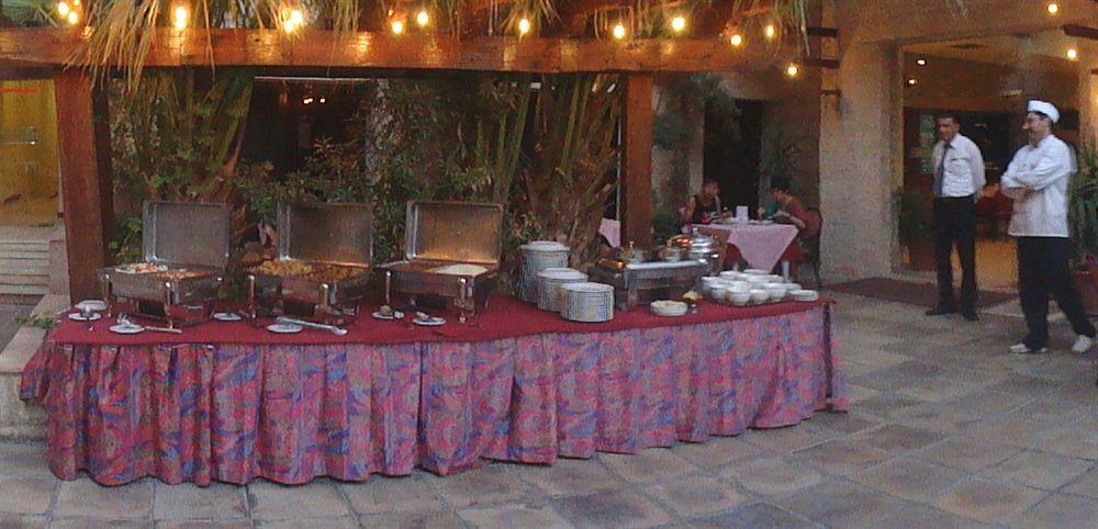 Petra Palace Hotel Wadi Musa Bagian luar foto