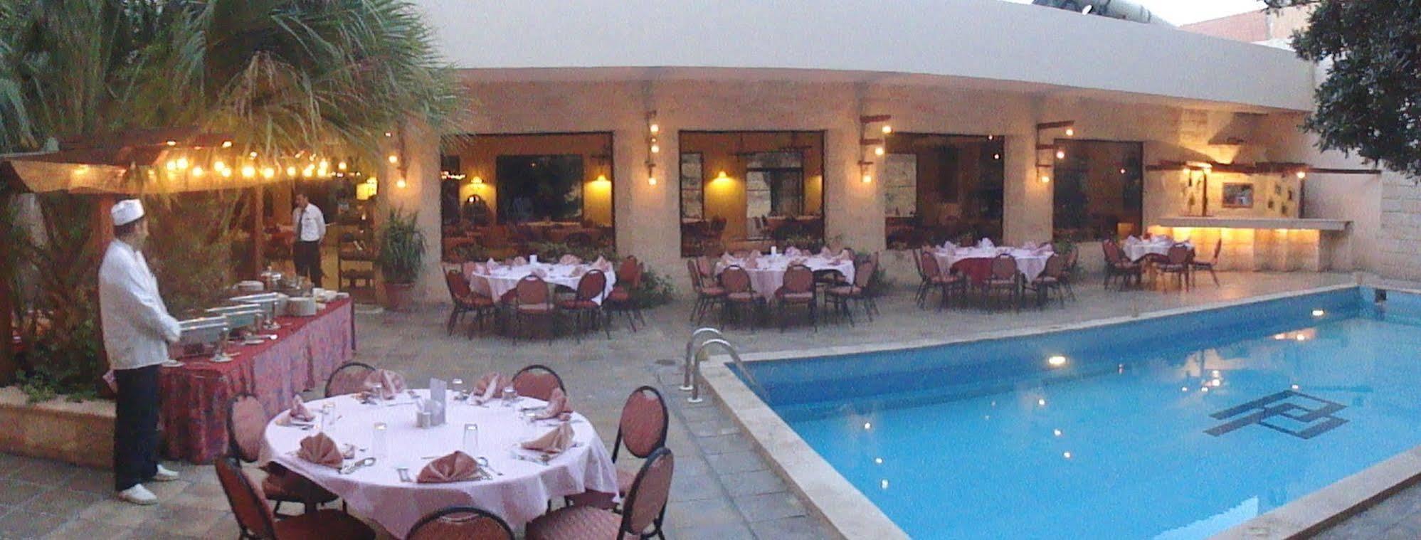 Petra Palace Hotel Wadi Musa Bagian luar foto
